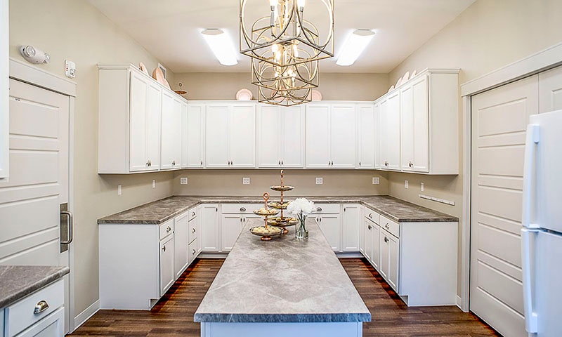 Alpha Xi Delta girls' kitchen | USD | Fiegen Construction